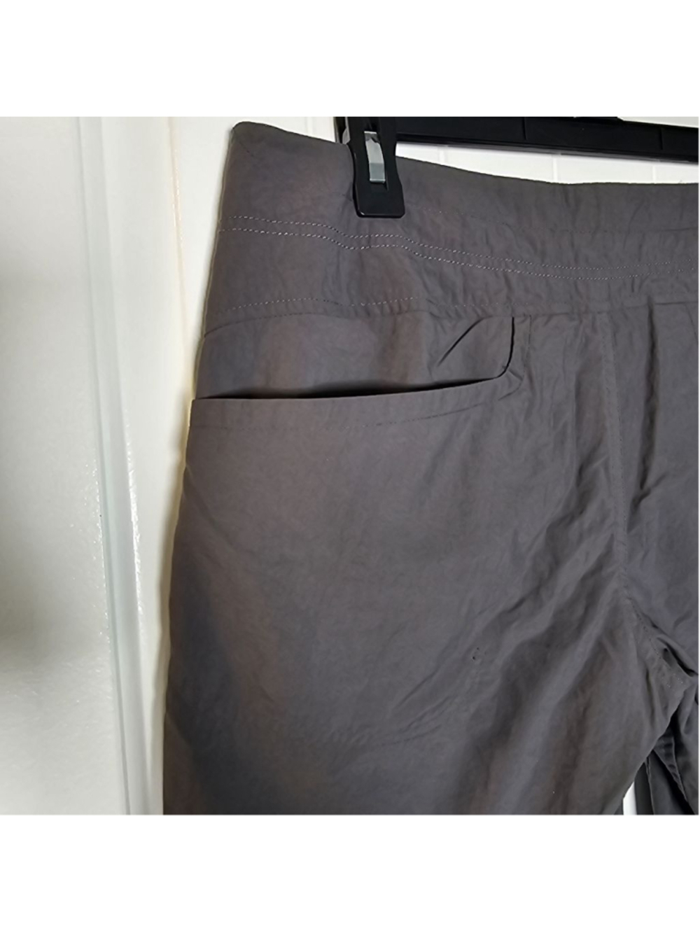 Mountain Hardwear sz 10 grey cargo hiking shorts with built in belt - Picture 9 of 14